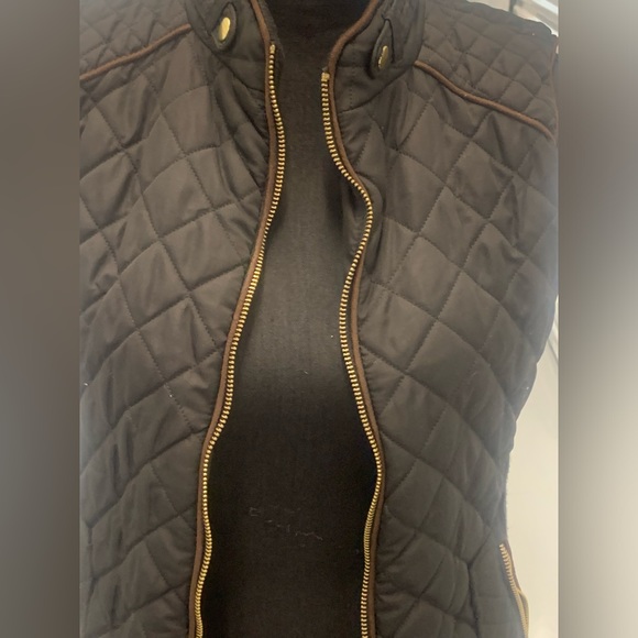 Active U.S.A. Quilted Black Vest - Picture 2 of 9